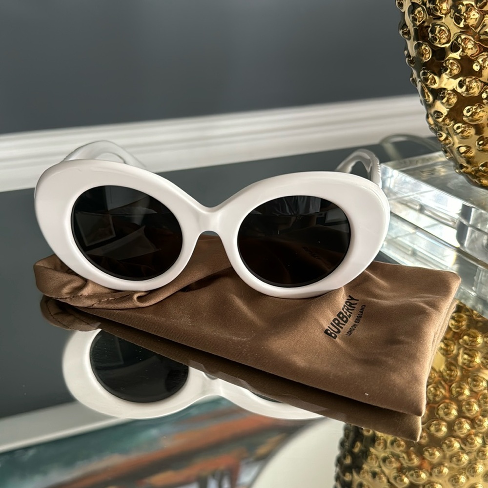 Burberry Margot white